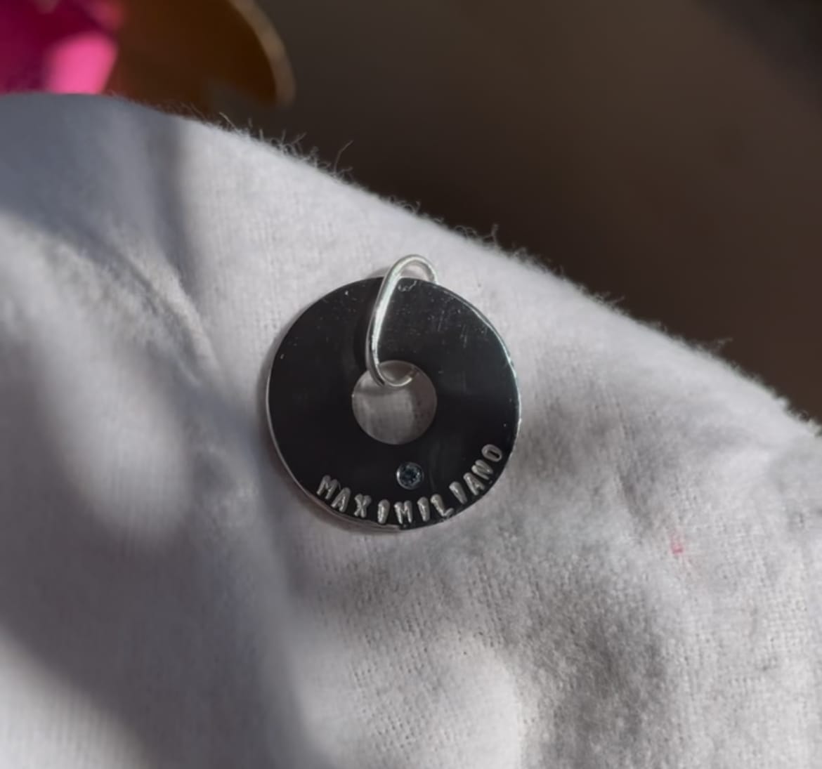Customer photo review of Collar De Plata Con Colgante Personalizable y Circón - Leonor