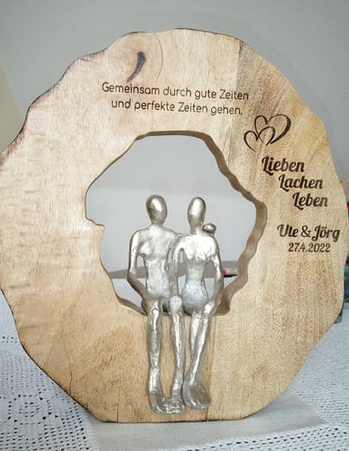 undefined review of personalisiertes Liebespaar sitzend  33cm Hochzeitsgeschenk mit Gravur image 1 out of 1