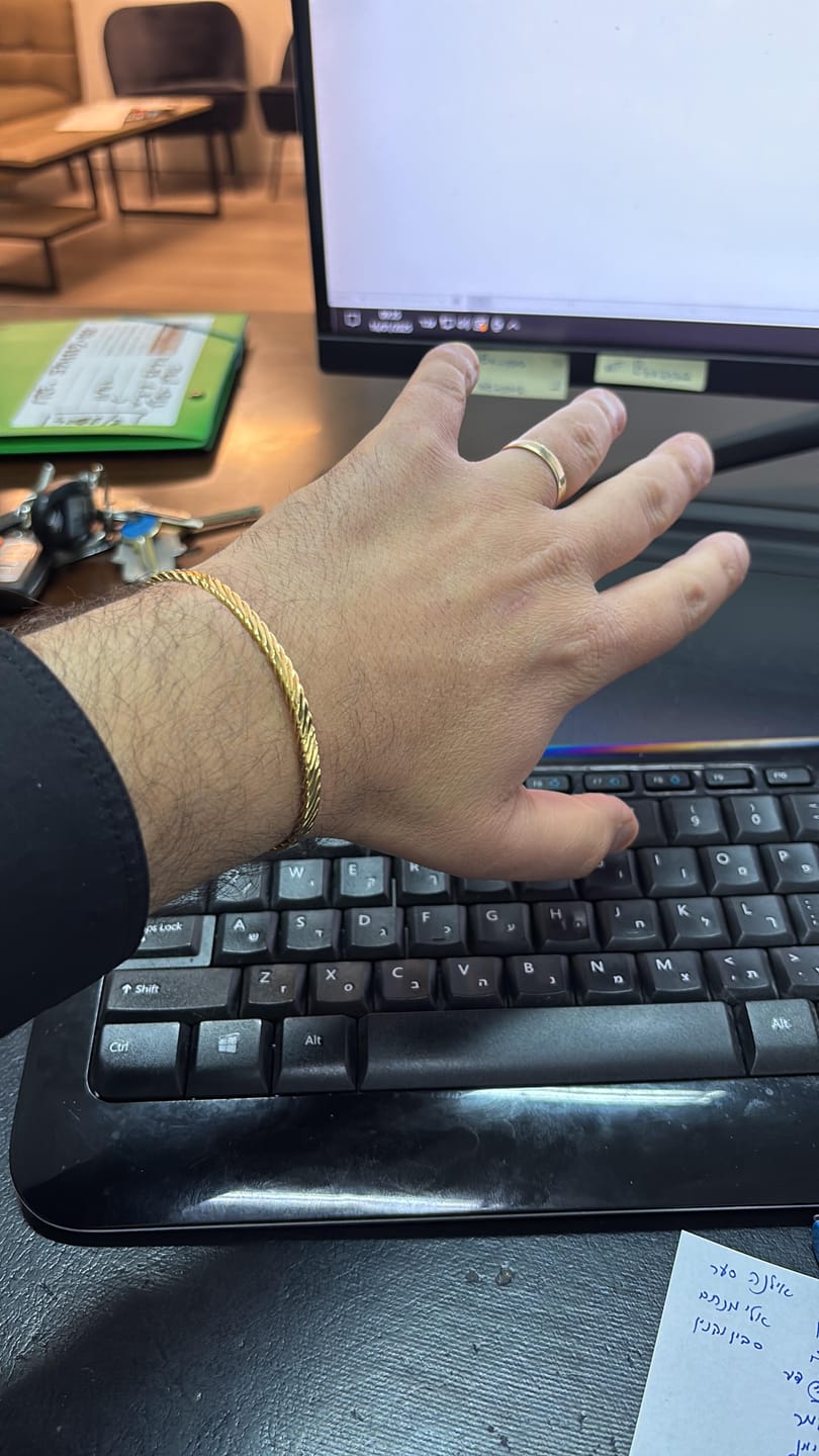 Customer photo review of צמיד Beluga
