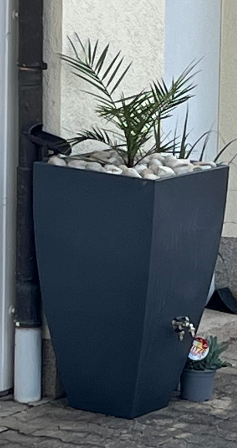 Customer photo review of YourCasa Regentonne 100-200 Liter [PureFlow] - Frostsicher & UV-beständig