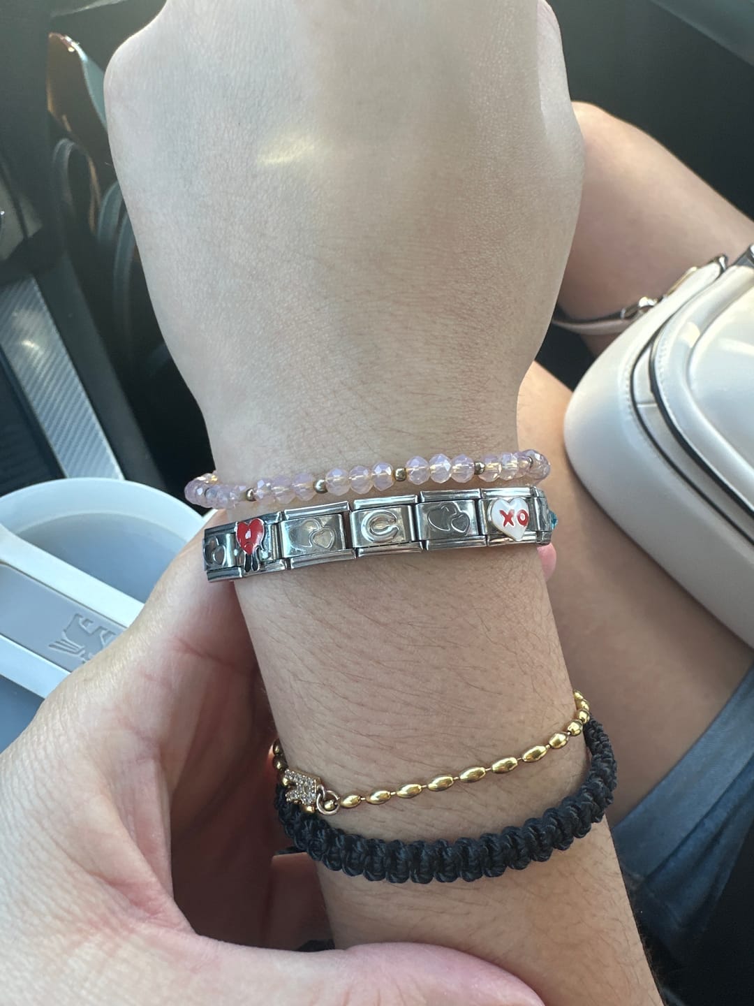 Customer photo review of Charm Inicial Plateada
