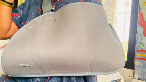 Customer photo review of Arm Pouch Sling (Mild Support)| Provides Support to the Shoulder & Arm (Grey)