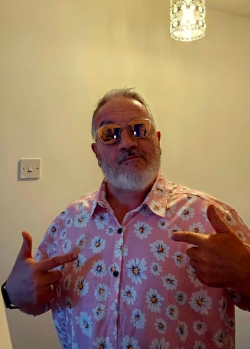 Customer photo review of Men's Pink Daisy Hawaiian Short Sleeve Shirt