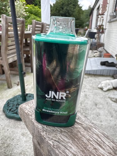 Customer photo review of JNR - Falcon Pro - 28000 Bouffées - 2% de nicotine - Puff Jetable / Vape Disposable