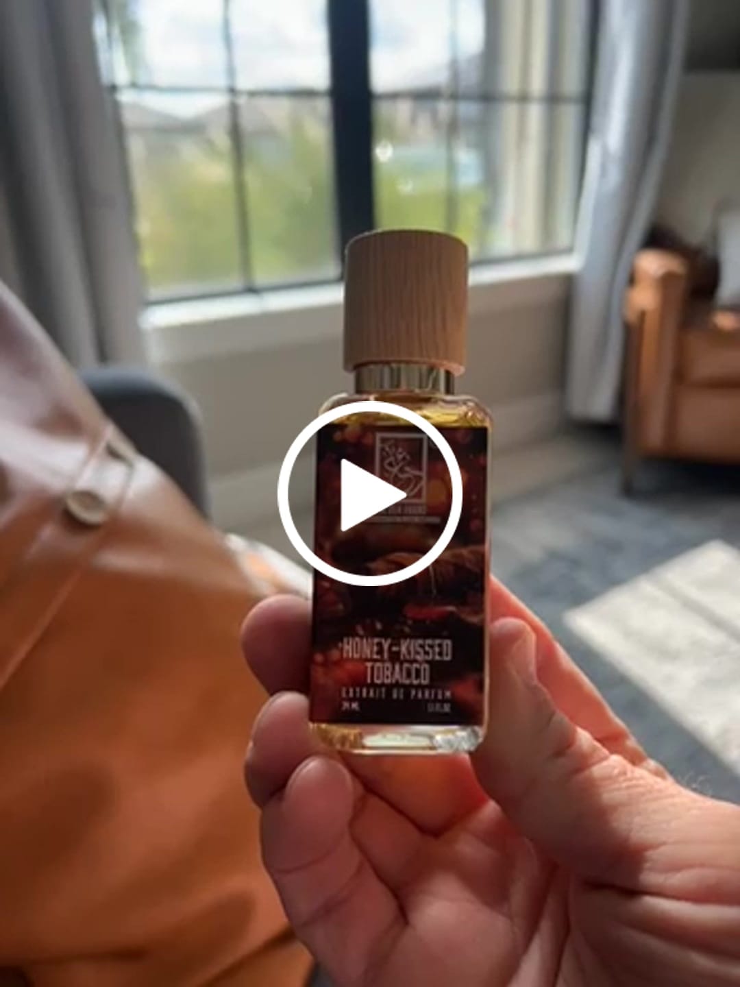Customer video review of Honey-Kissed Tobacco
