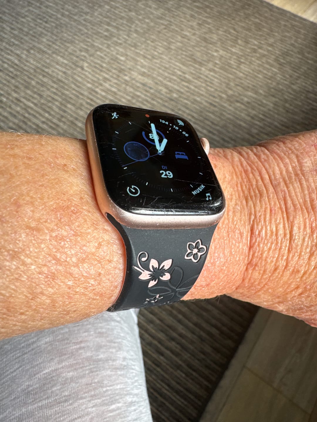 Customer photo review of Apple Watch Silikonband 'Dianne'