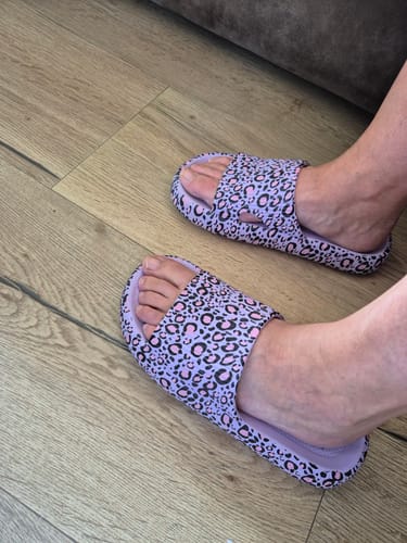 Customer photo review of HappyFlops Limited Editions