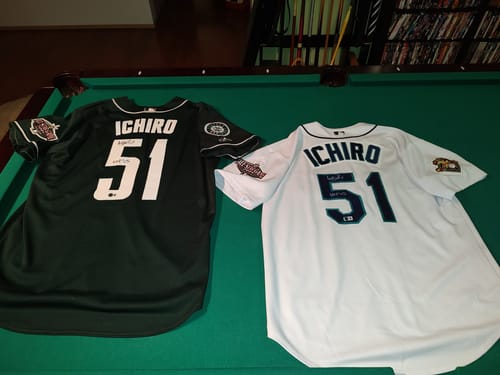 Customer photo review of Ichiro Suzuki Autograph Signing