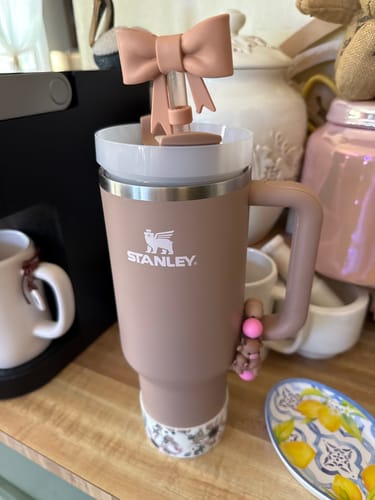 Customer photo review of Caramel Brown 3D Bow Straw Topper