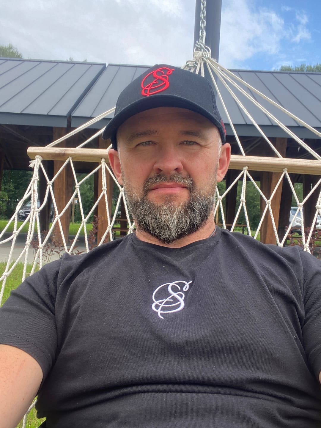 Customer photo review of S Trucker Cap - Black & Red