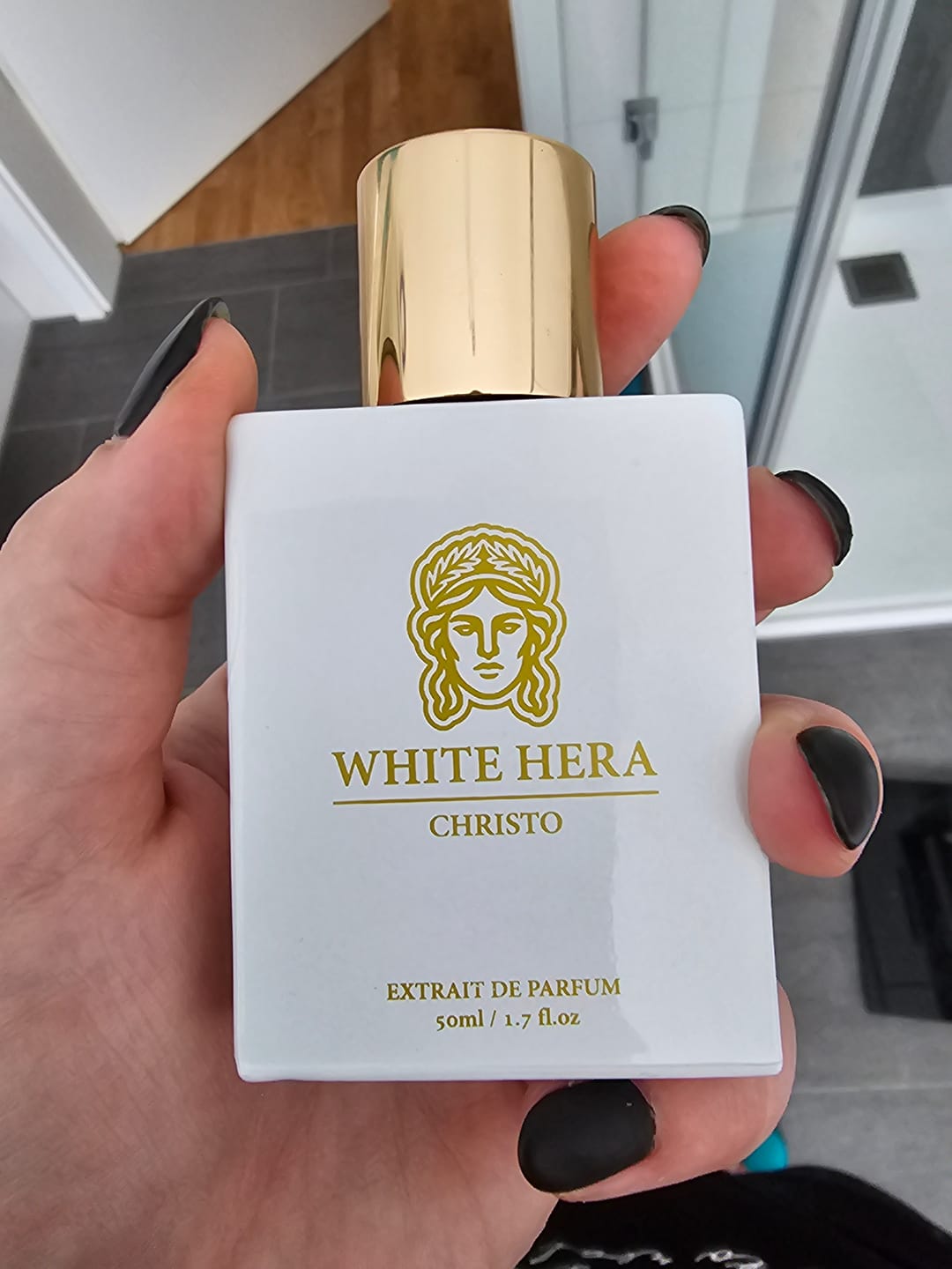 Customer photo review of WHITE HERA - Damen Parfum