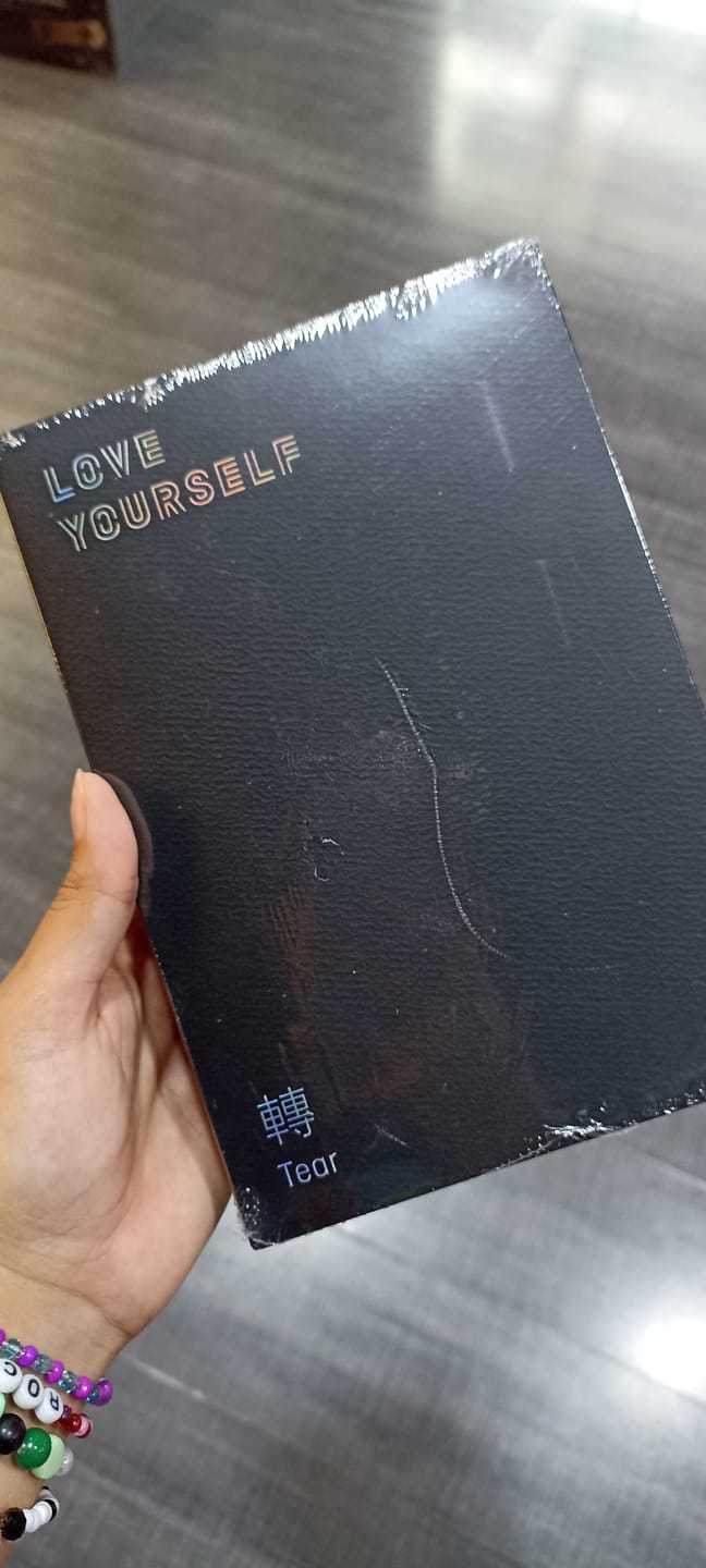 Customer photo review of BTS - 3RD FULL ALBUM LOVE YOURSELF 轉 TEAR