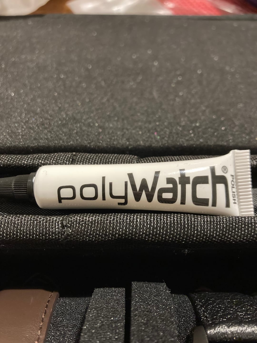 Customer photo review of Polywatch Polish Plastic - ¡Limpia rayas en cristal acrílico!
