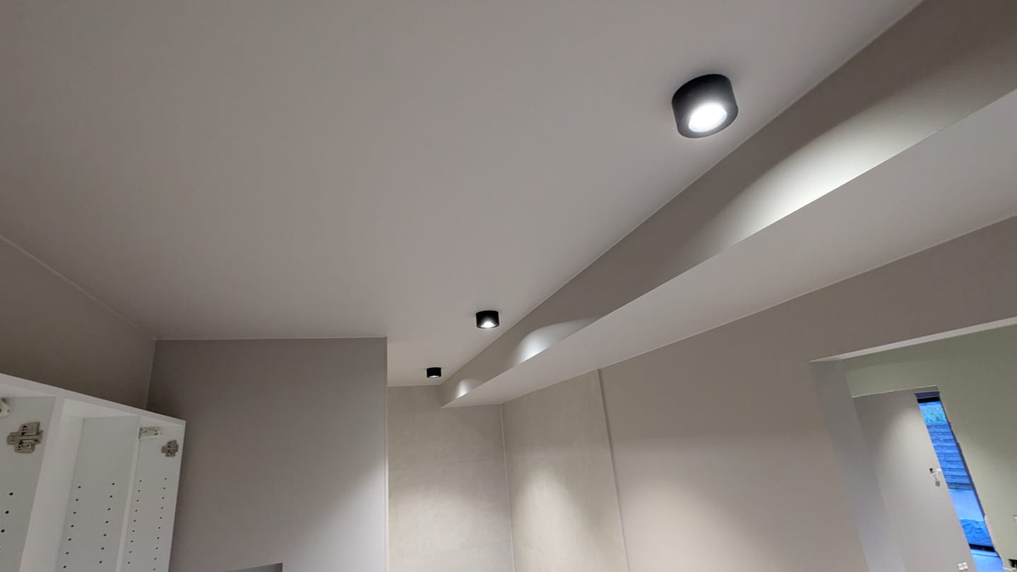 Customer photo review of 3300K LED Spot Warm White | 60°, 8W CRI90, 24V DC, MR16 Retrofits