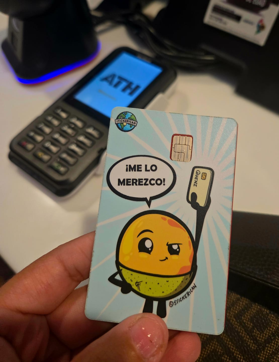 Customer photo review of Me Lo Merezco - Sticker para Tarjeta de Crédito