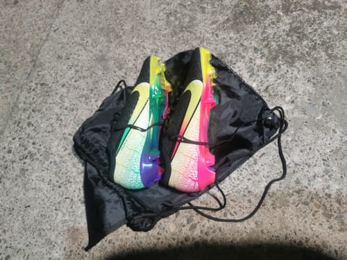 Customer photo review of Vapor 16 x Vinicius Junior - Noir/Orange/Vert