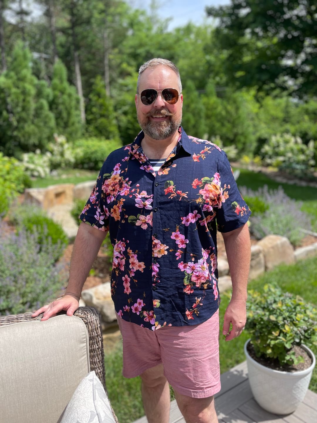 Customer photo review of Men's Floral Cotton Tropical Hawaiian Shirt