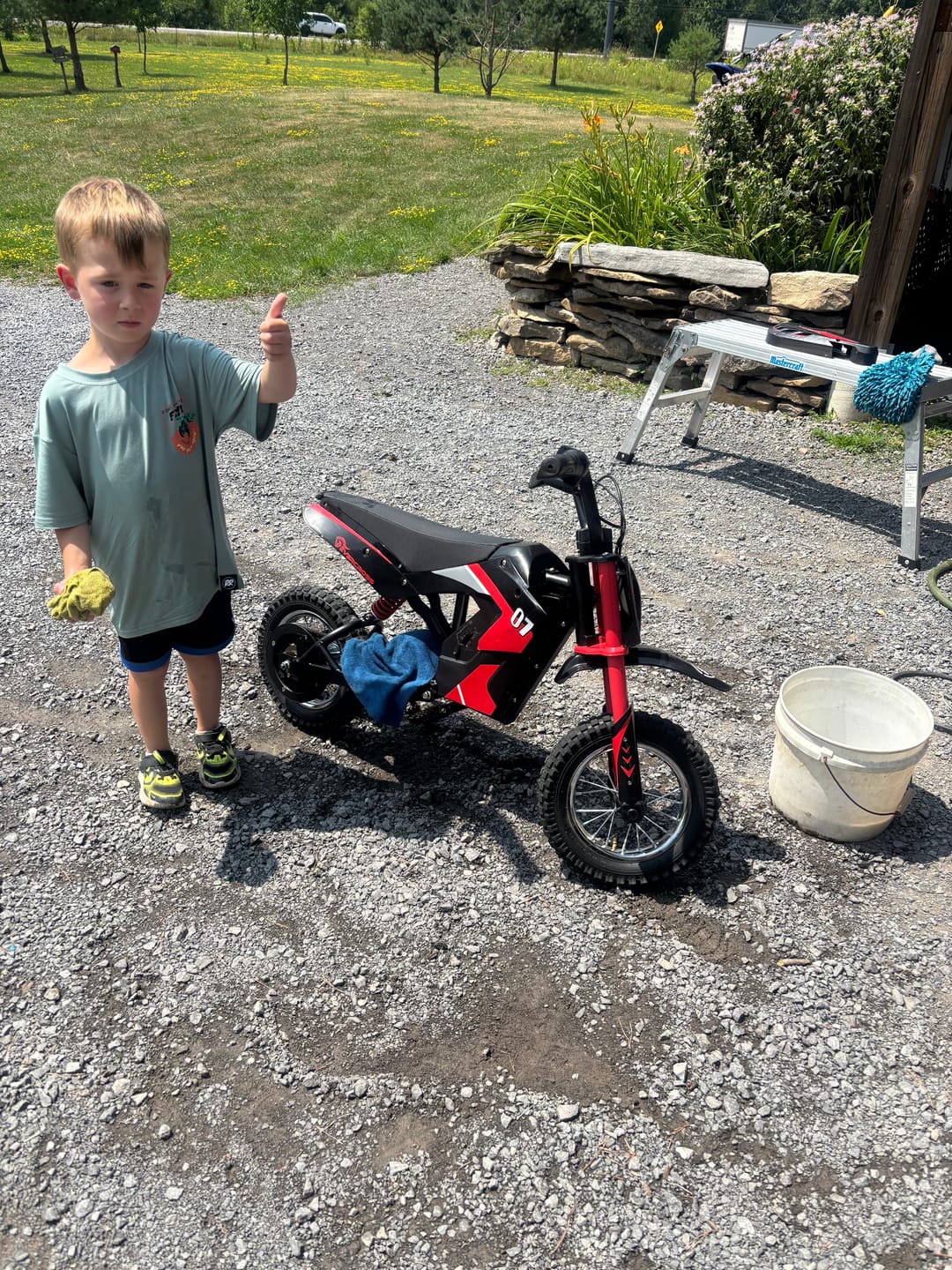 Customer photo review of If Dirt Ain't Flyin' - T-Shirt