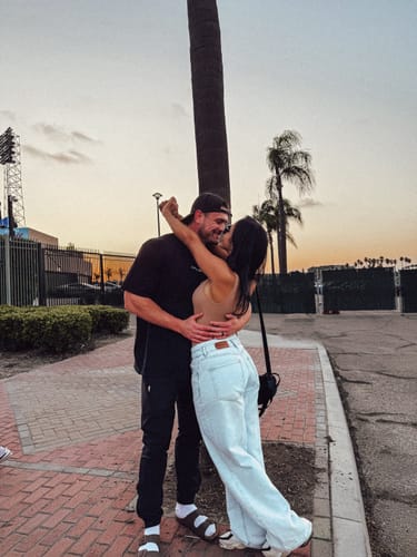 Customer photo review of W279 Sundown Jeans