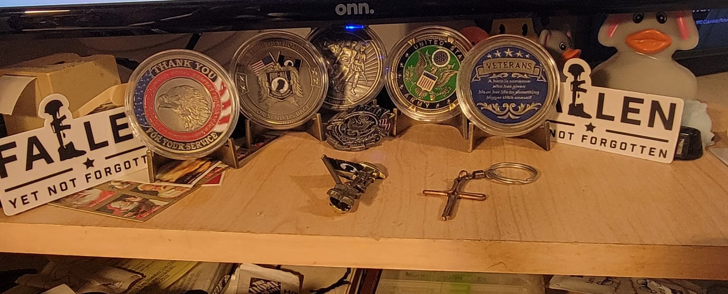 Customer photo review of US Army Veteran Pin