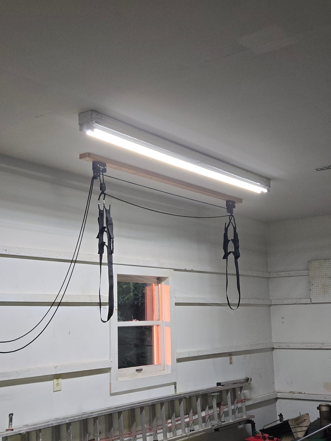 Customer photo review of T8 8ft LED Tube/Bulb - 32/36/40/48W Wattage Adjustable, 130lm/w, 3000K/4000K/5000K/6500K CCT Changeable, Clear, R17D Base,- Ballast Bypass