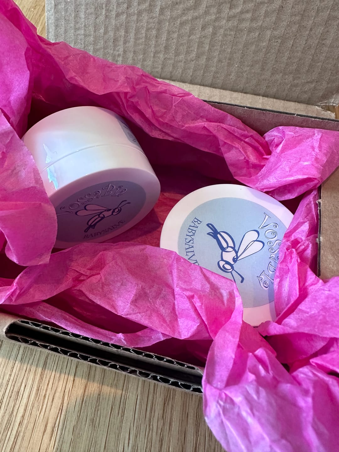 Reseña fotográfica de un cliente sobre la pomada para bebés