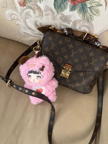 Customer photo review of Nommi Plush