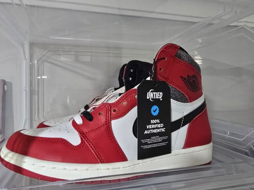 Customer photo review of Nike Air Jordan 1 Retro High OG 'Chicago Lost & Found'
