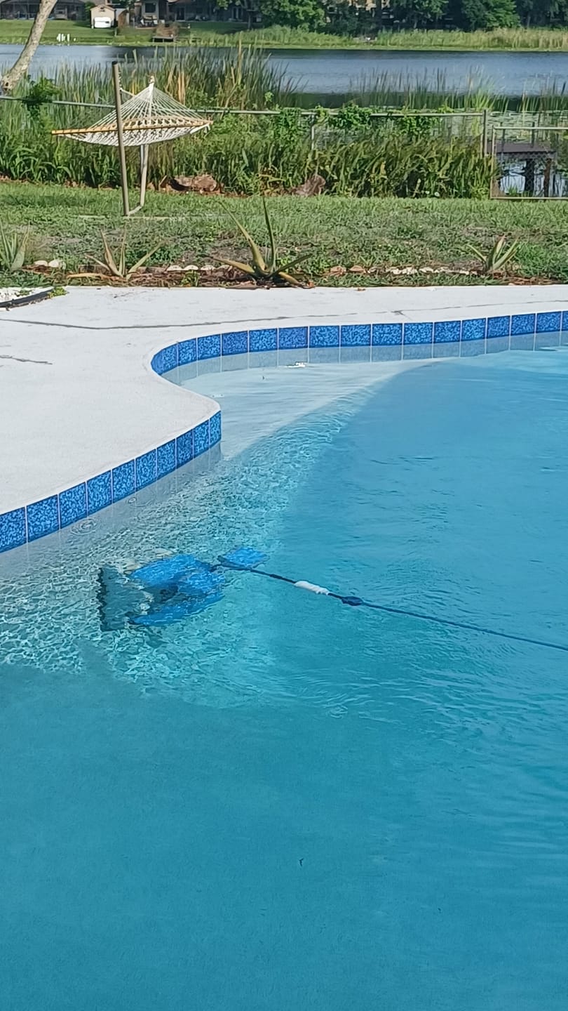 Customer photo review of Maytronics Dolphin M400 Robotic Pool Cleaner