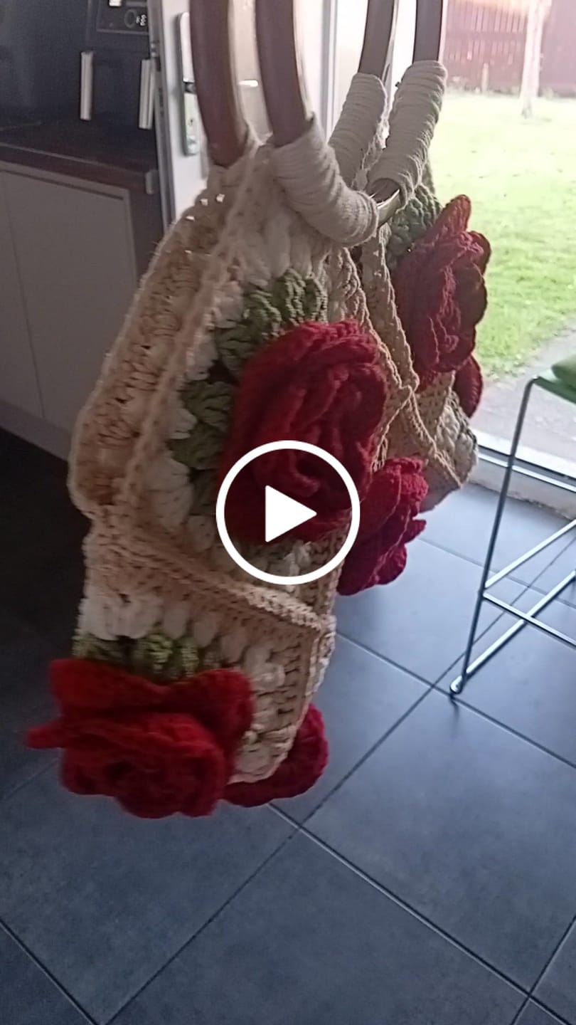 Customer video review of 1980 Rose Handbag Crochet DIY KIT