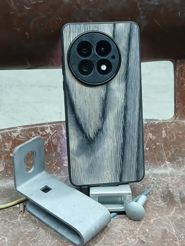 Customer photo review of KELO - Harmaat saarnipuiset puhelimen kuoret