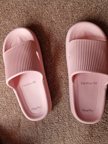 Customer photo review of HappyFlops