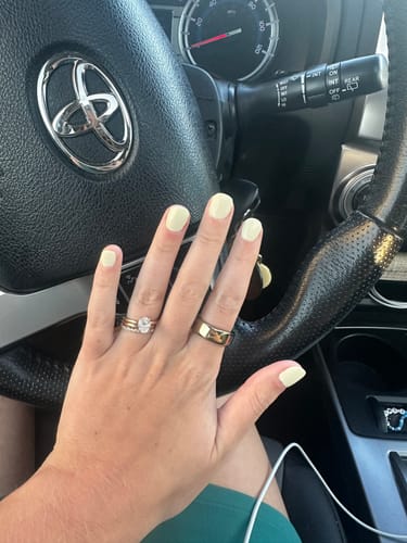 Customer photo review of D928 Katherine Yellow Creme Dip Powder