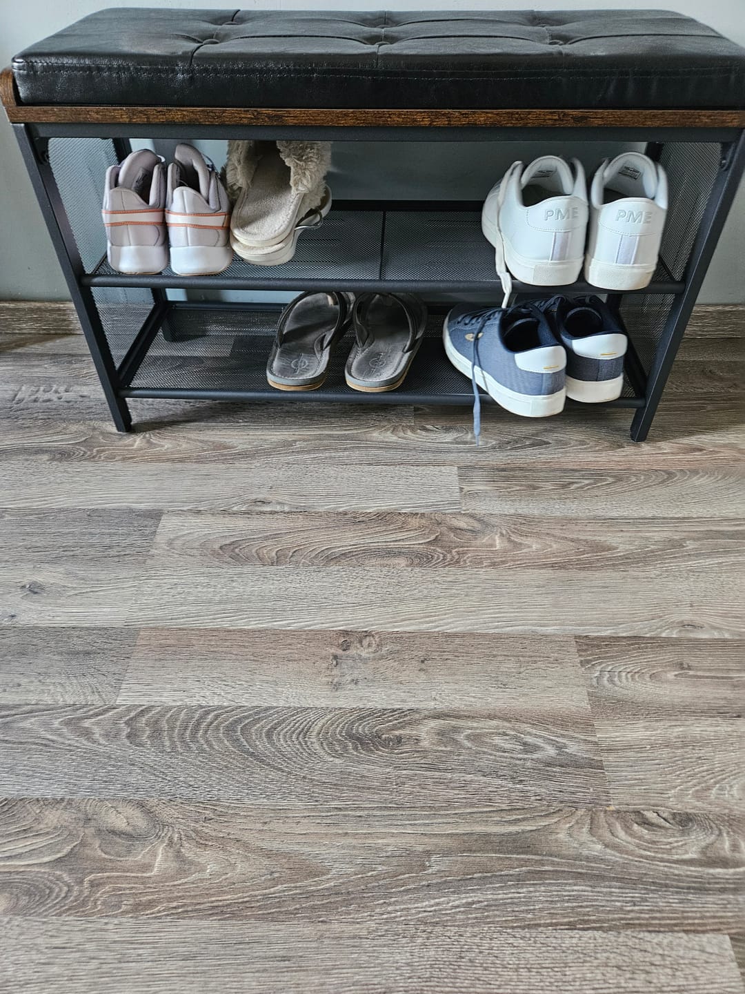 Customer photo review of Schoenenrek industrieel met bank | Houtlook en Staal | 80x30x48cm