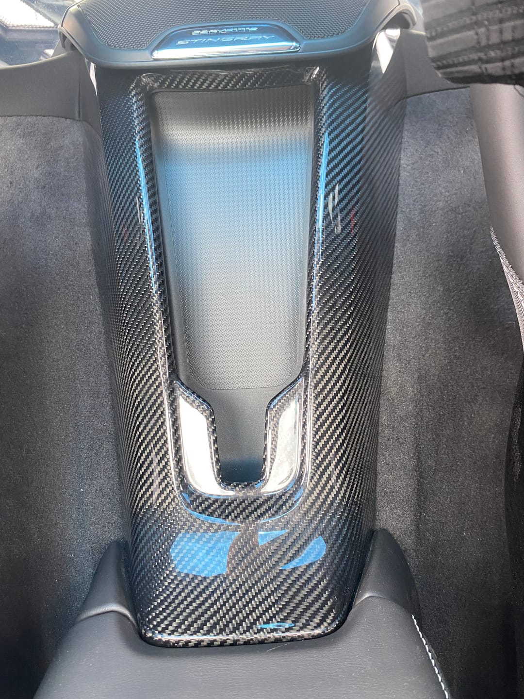 Customer photo review of Chevrolet Corvette C8 Waterfall Console Cover