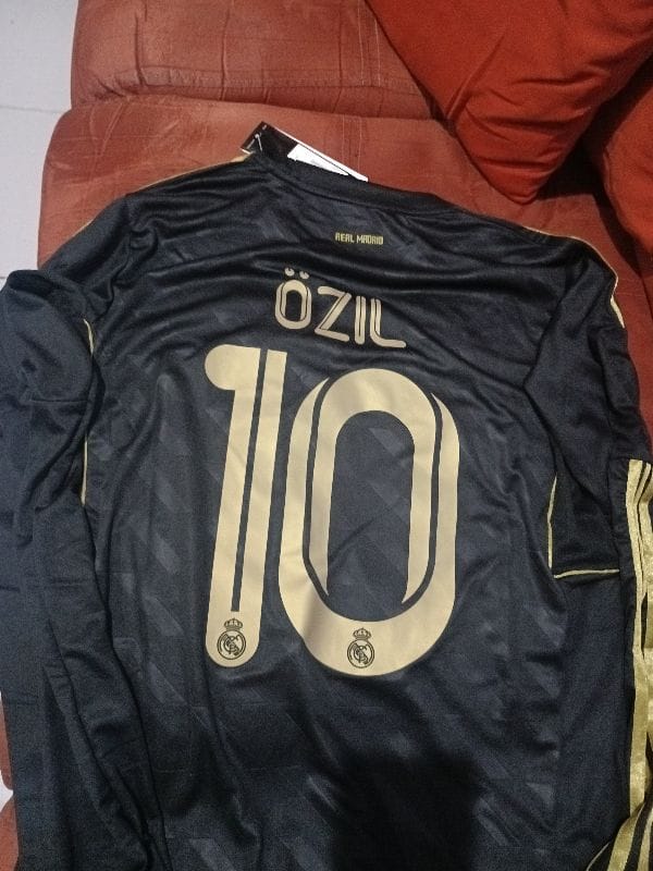 Customer photo review of Jersey Real Madrid 2011-2012 Visitante