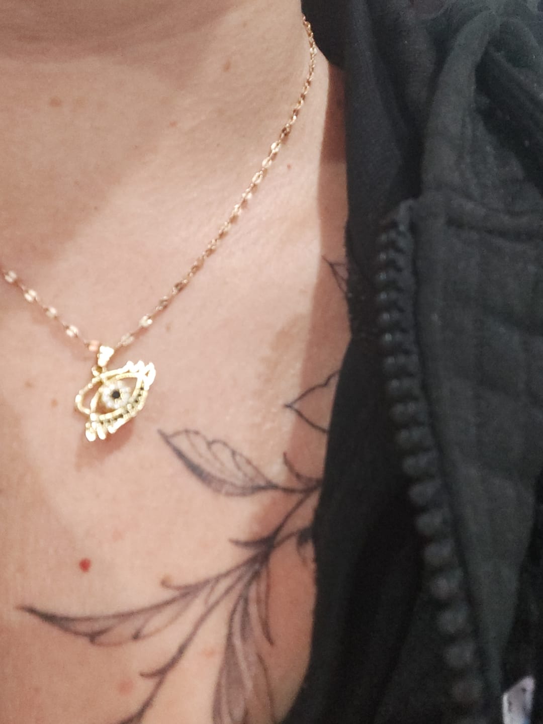 Customer photo review of Olivenorma "Devil's Eye" - Spinner Protection Necklace