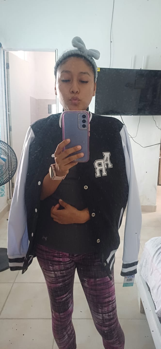 Customer photo review of Chamarra Universitaria Personalizada