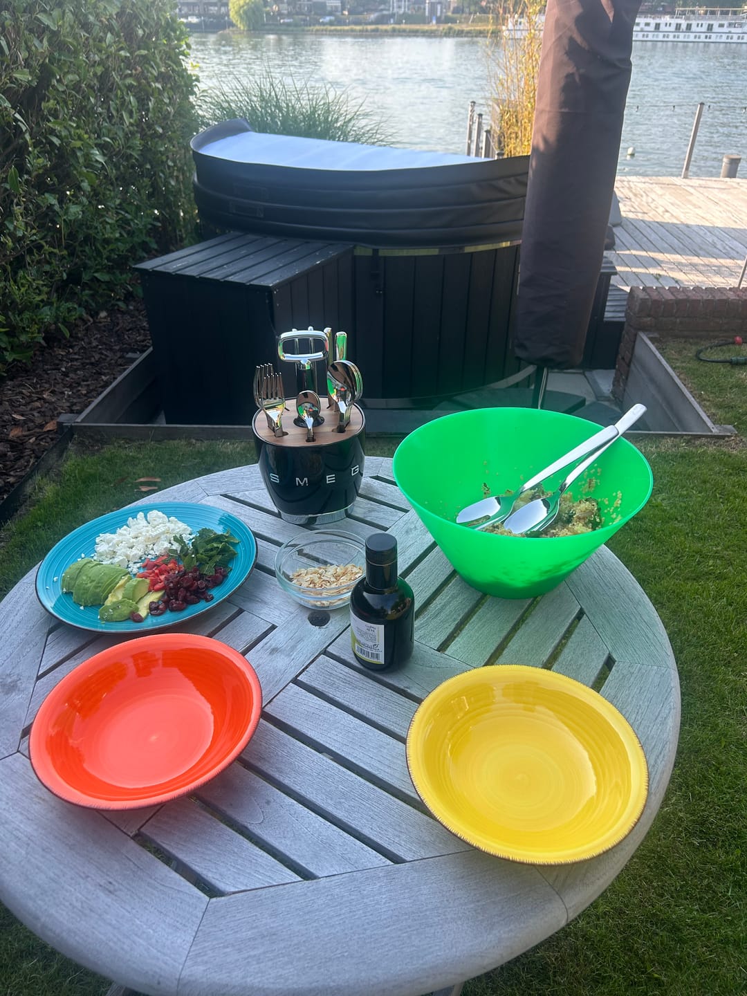 Customer photo review of Studio Tavola Serviesset Sunny Summer 18-delig / 6 personen - 6 ontbijtborden, 6 soepborden en 6 dinerborden