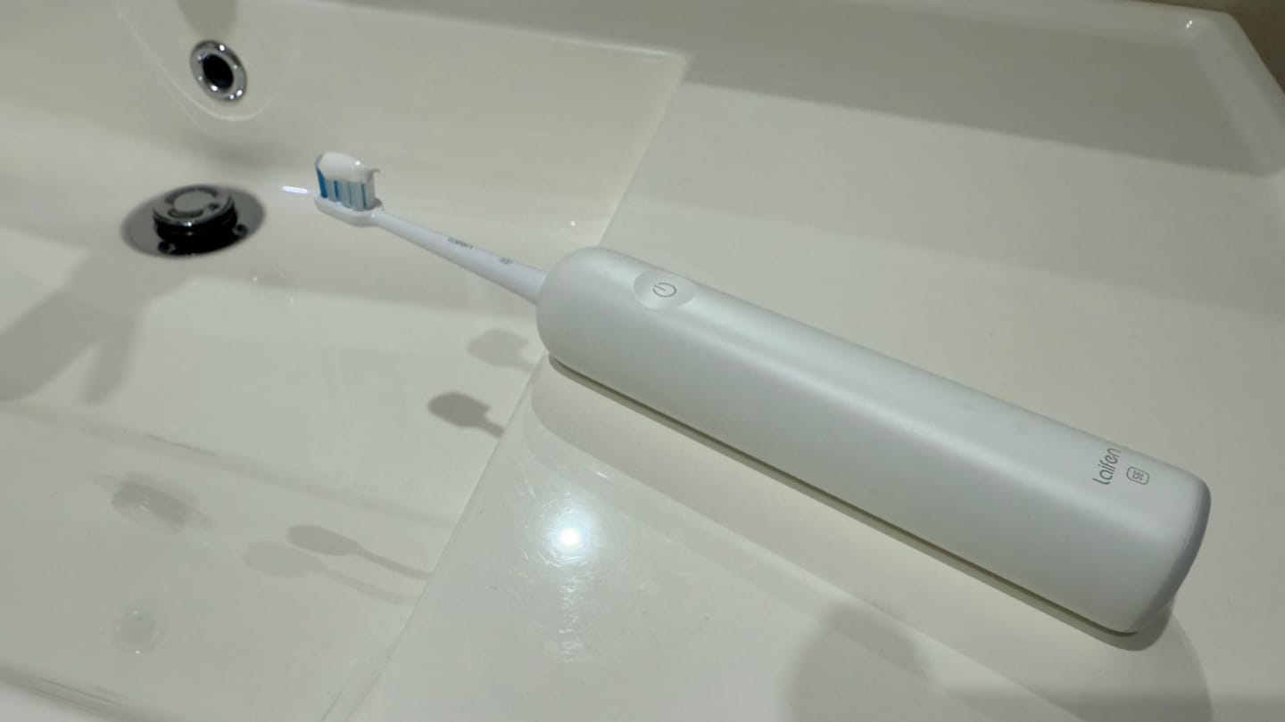 Customer photo review of Laifen Wave Toothbrush Heads