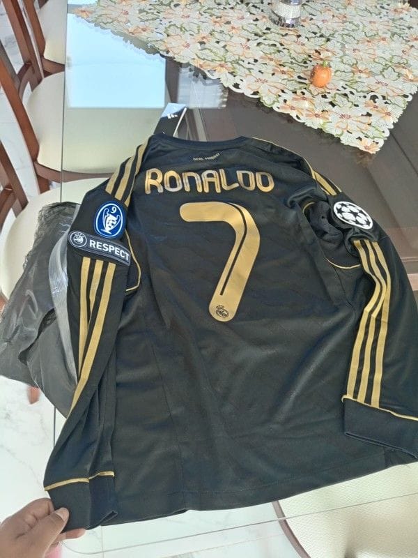 Customer photo review of Jersey Real Madrid 2011-2012 Visitante
