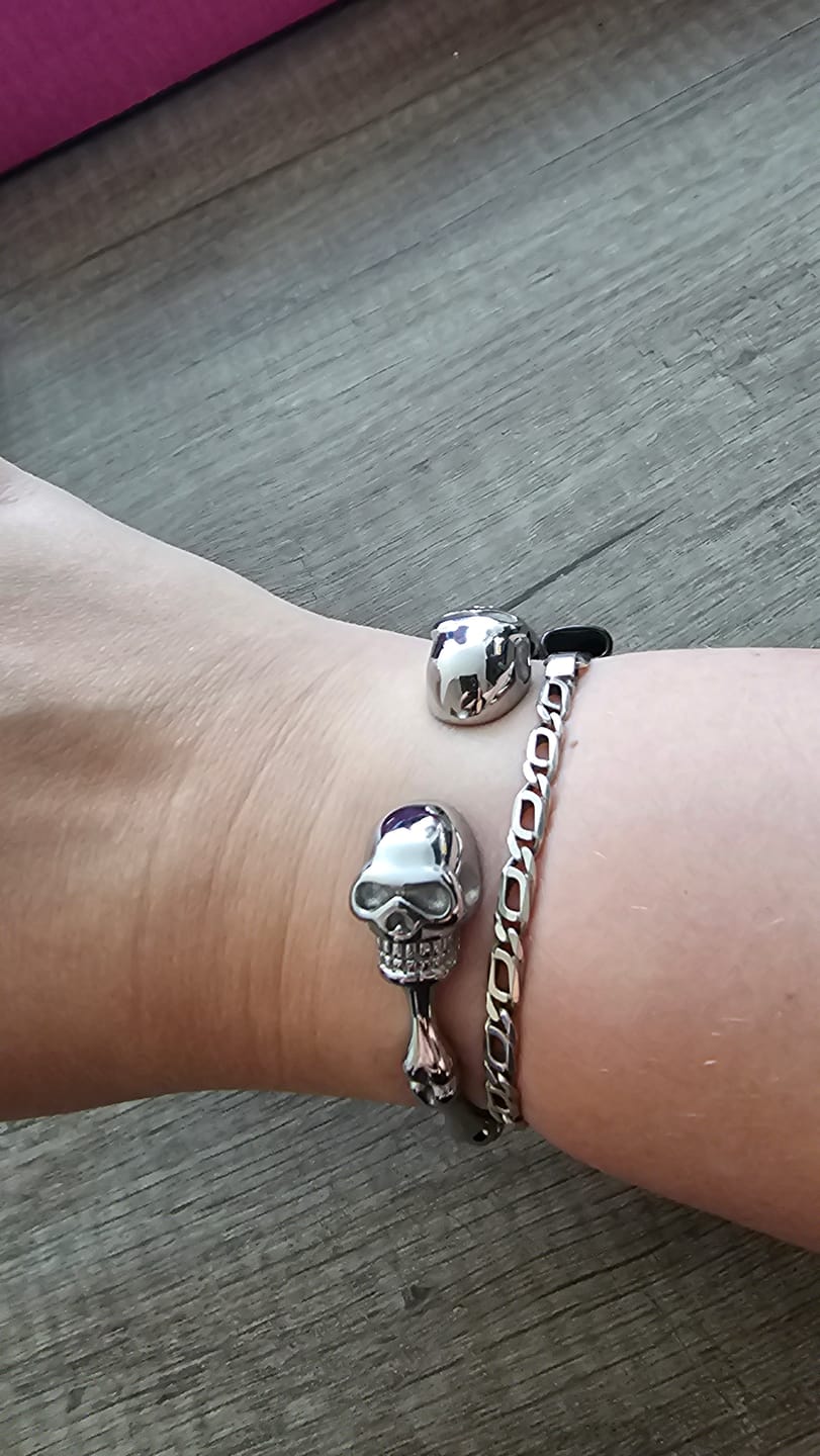Customer photo review of SKULLED.