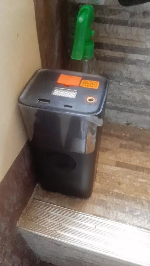 Customer photo review of 4-in-1 Tire Inflator, Jump Starter, Power Bank and LED Light