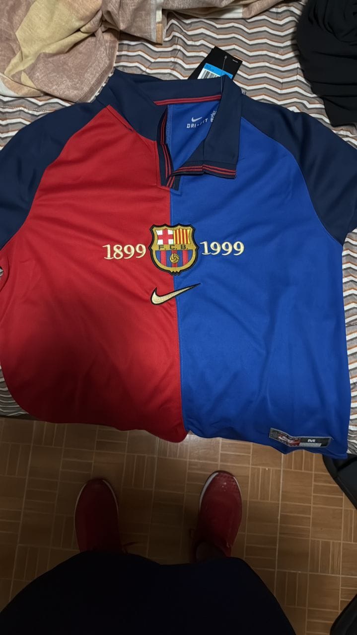 Customer photo review of Jersey FC Barcelona 1999-2000 Local