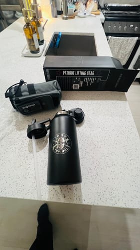 Customer photo review of 32oz Compact Battle Bottles