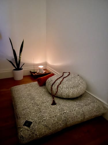 Customer photo review of Pure Riyal - Meditation comfort bundle