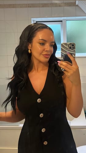 Customer photo review of The Headband Wig Perfect Curl