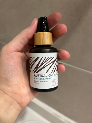 Customer photo review of Aceite Cannabis piel grasa y acne