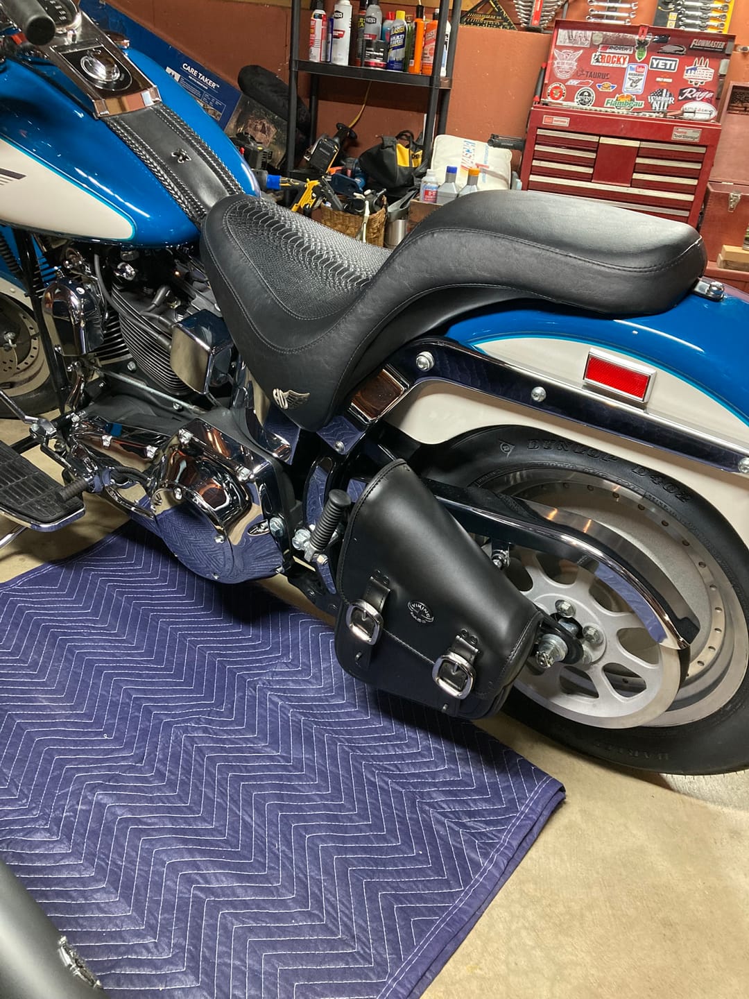 Customer photo review of 3L - Vintage Motorcycle Swingarm Bag for Harley Softail