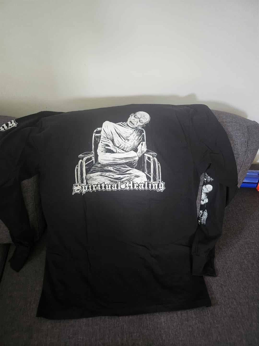 Customer photo review of Death - Spiritual Healing x Riddickart 35th Anniversary - Longsleeve Shirt (Limited Edition)